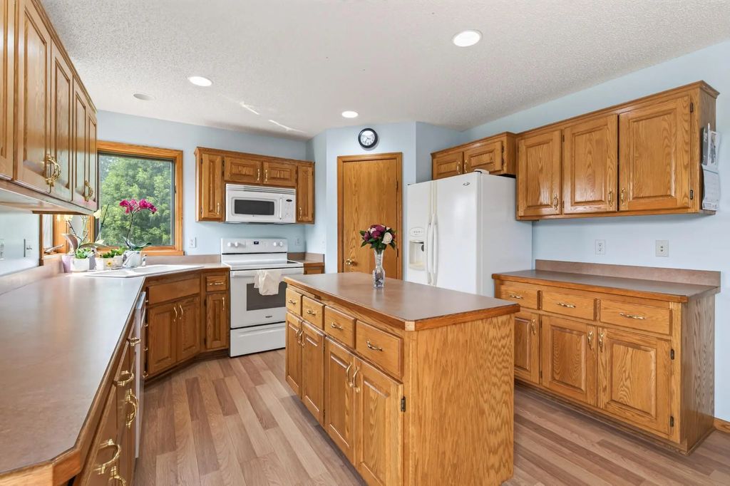 19408 Albany Court Nw, Elk River