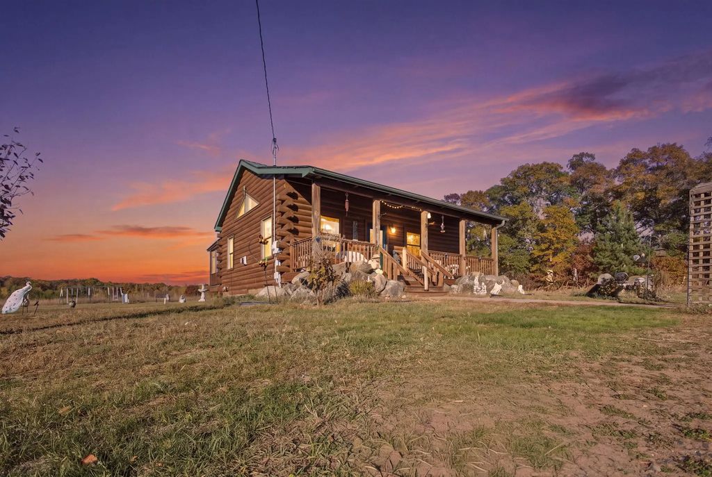 3710 State Road 70, Hertel