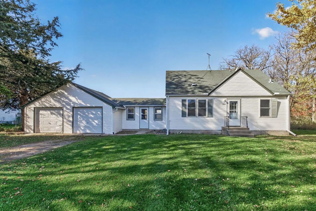 8695 Greenfield Road, Greenfield