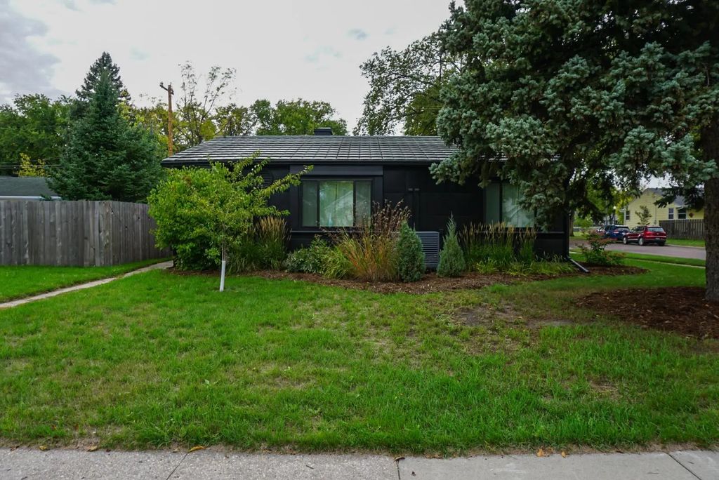 1501 5th Street S, Fargo