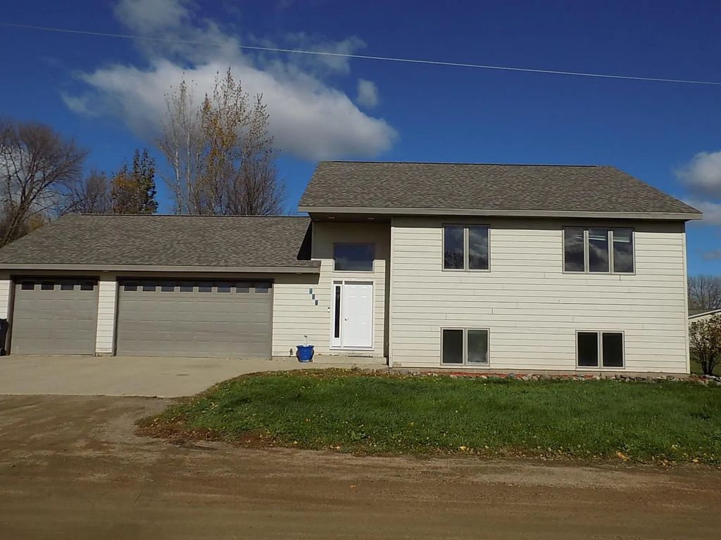 559 E 11th Street, Gibbon