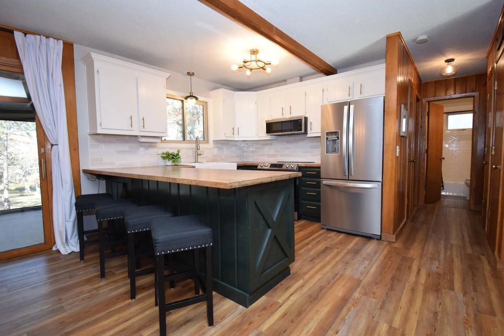 28933 Treasure Island Road, Danbury