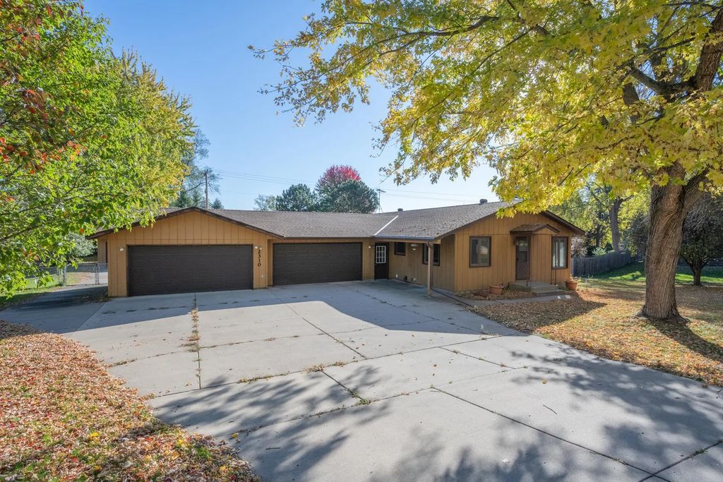 2310 Imperial Drive, Saint Cloud