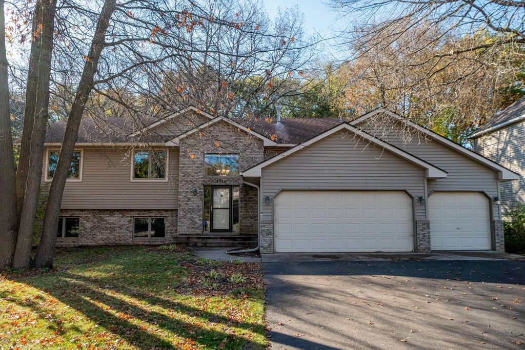 9314 Harpers Court Ne, Blaine