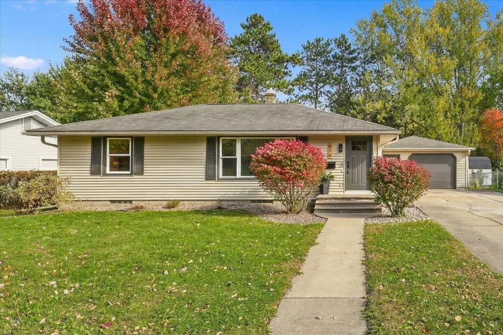 614 N Pearl Street, River Falls