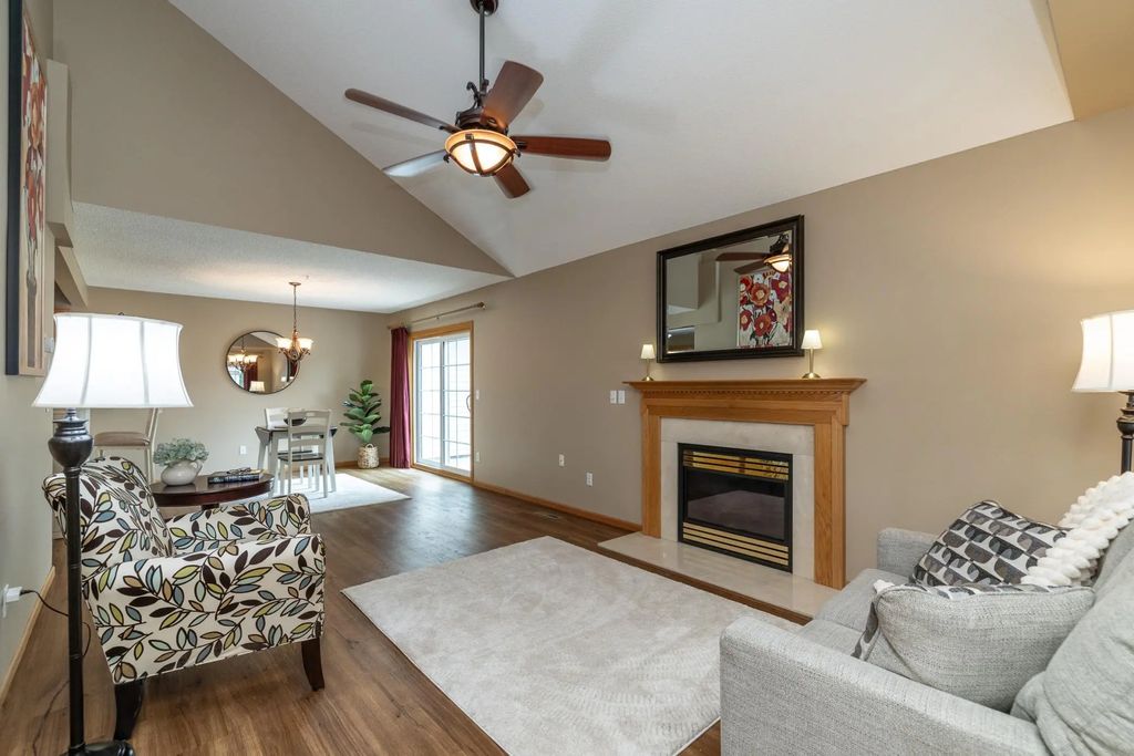 6822 Benton Circle 37, Inver Grove Heights