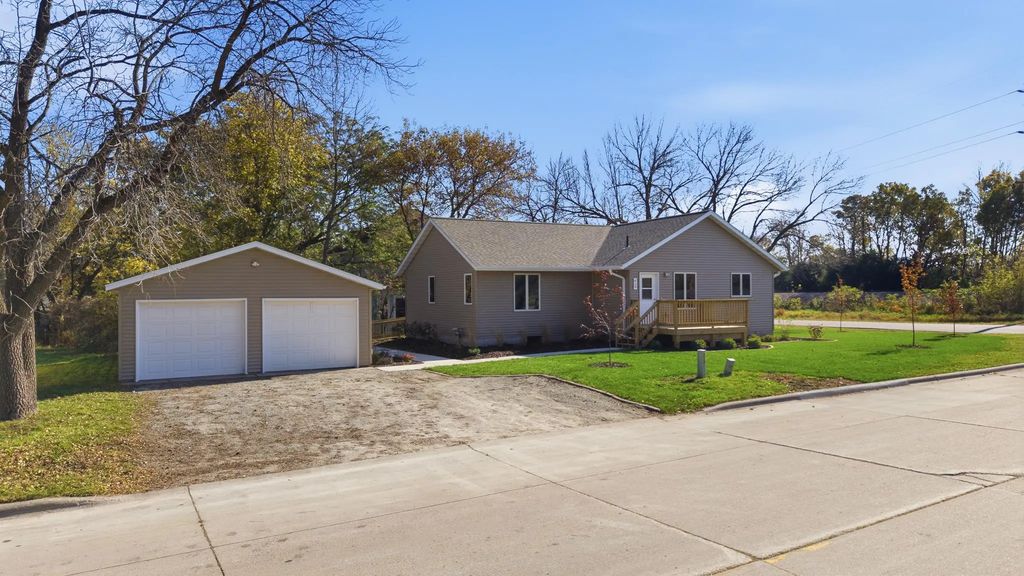 439 11th Street Se, Waseca