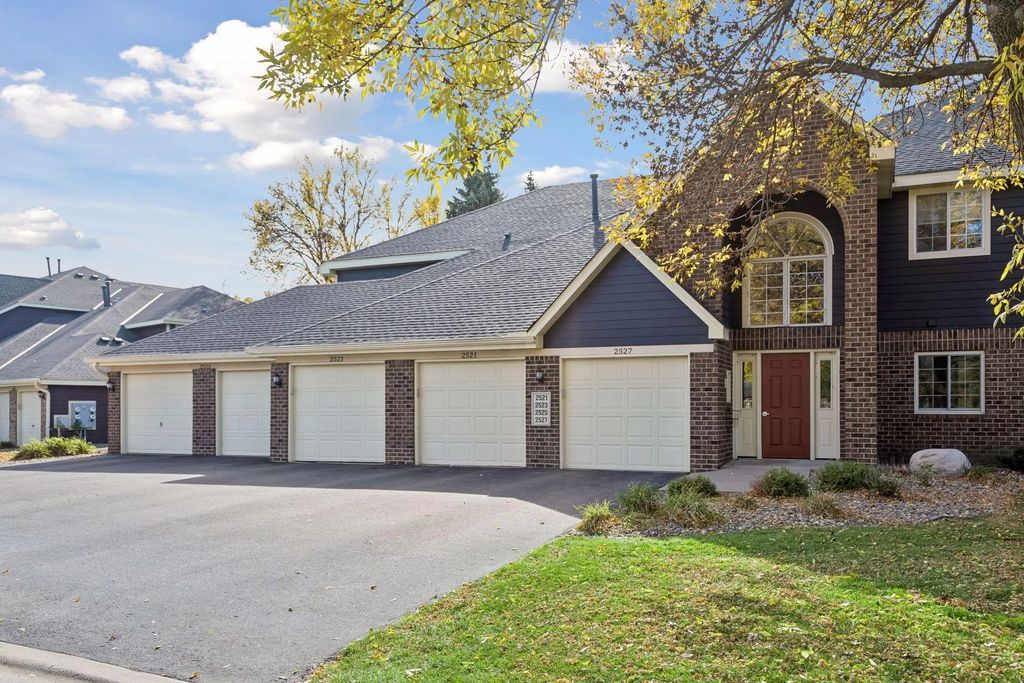 2525 Concord Way 123, Mendota Heights