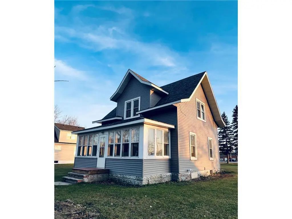 103 E 4th Street, Cyrus