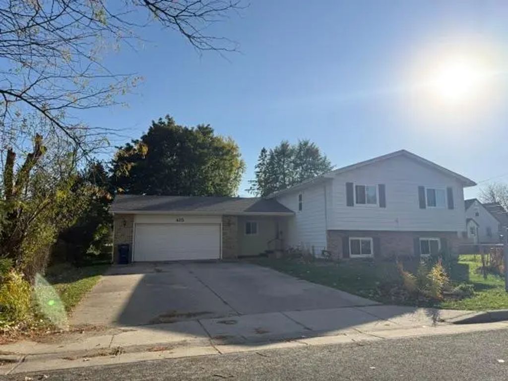 415 1st Street, Kenyon