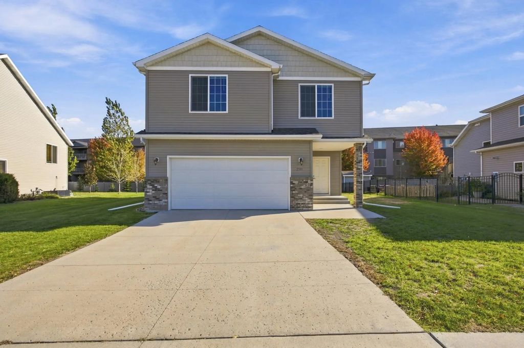 3511 8th Street E, West Fargo