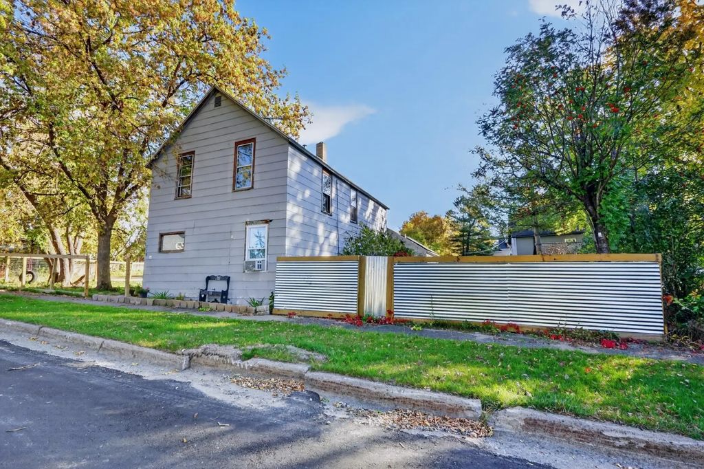 219 3rd Avenue, Bovey