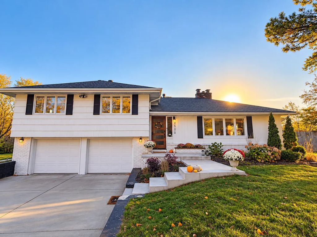 2500 Winfield Avenue, Golden Valley