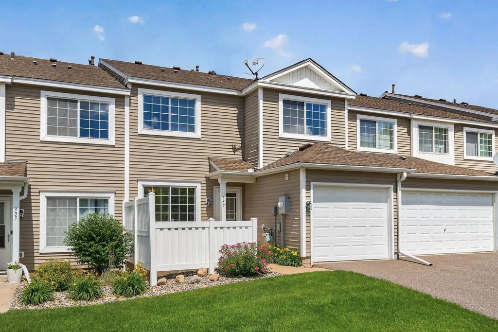 337 Leeward Trail, Woodbury