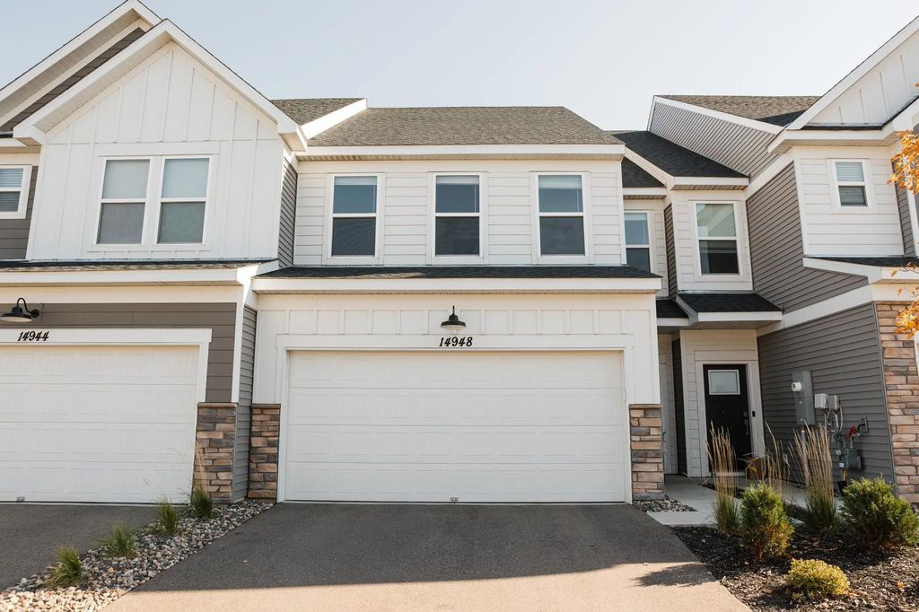 14948 Athlone Place, Rosemount
