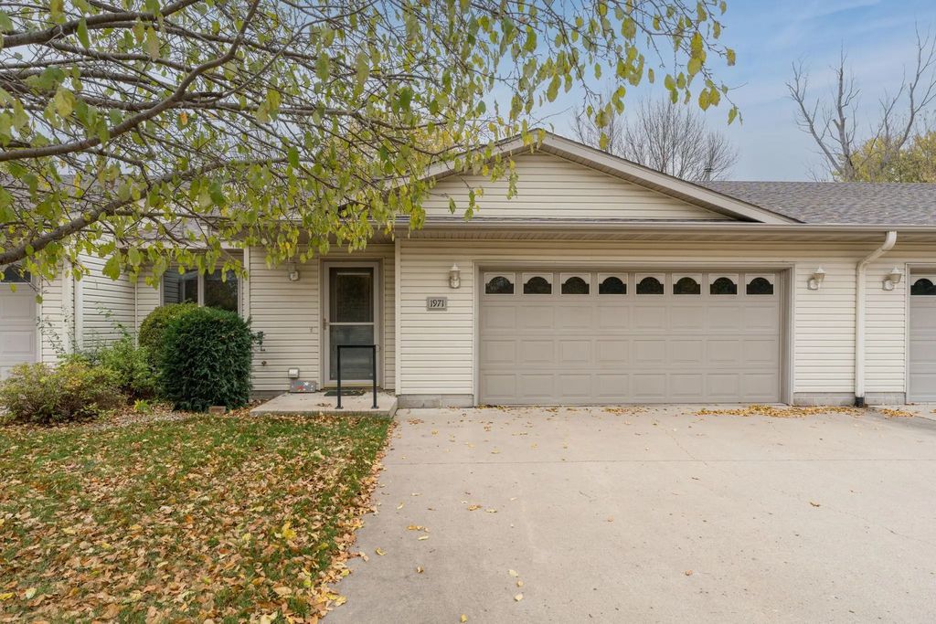 1971 E Welco Drive, Saint Peter