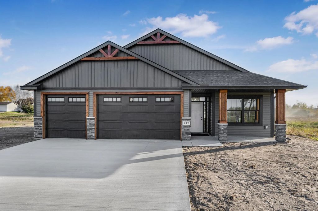 713 David Way, Isanti