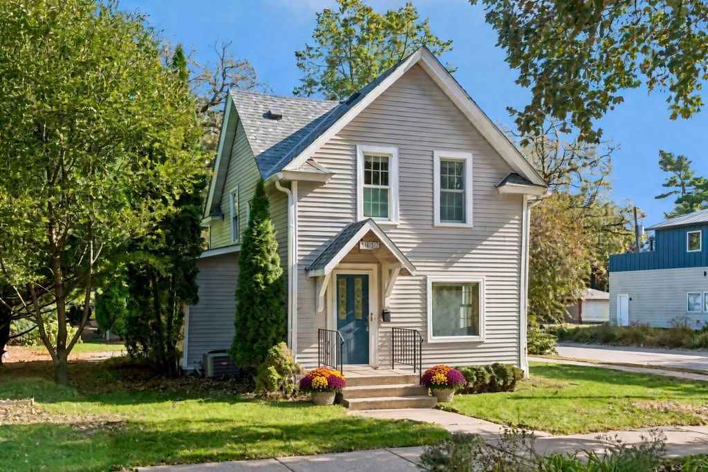 4357 30th Avenue S, Minneapolis