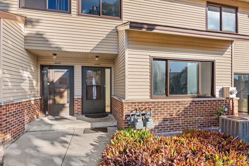 4090 Foss Road 139, Saint Anthony