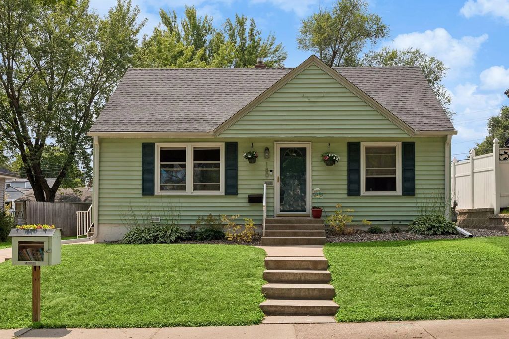 180 Westchester Drive, West Saint Paul
