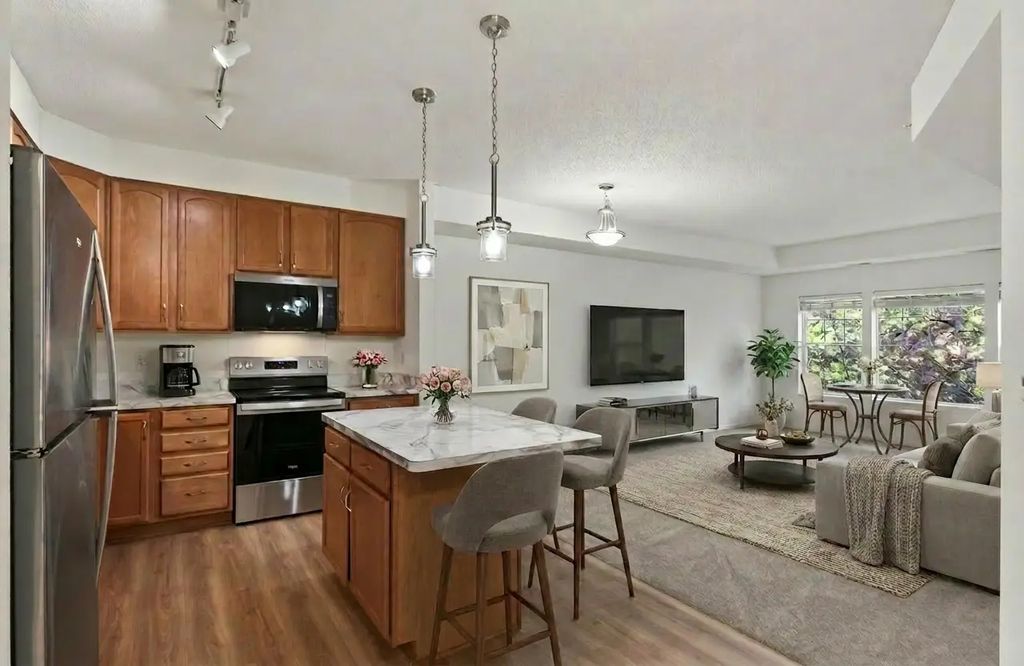 3800 85th Avenue N 220, Brooklyn Park