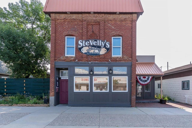 110 N Lake Avenue, Battle Lake