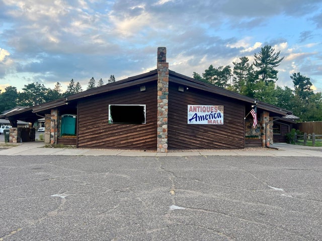 327 Fire Monument Road, Hinckley