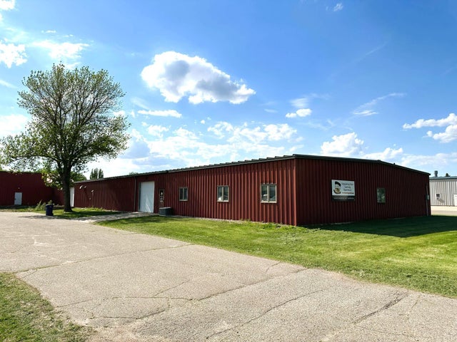 1605 N 1st Avenue, Fergus Falls