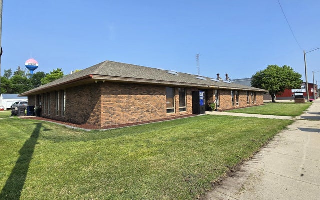 209 Main Street, Chokio