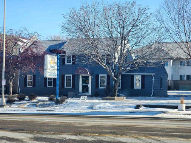 909 Broadway Street, Alexandria Twp