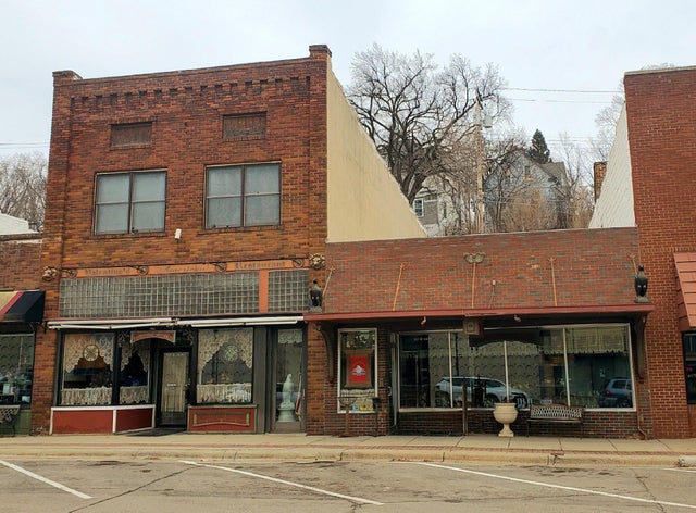 110 S 1st Street, Montevideo