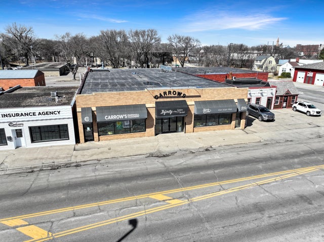 202 W College Drive, Marshall