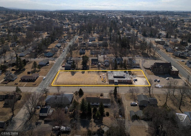 555 East Avenue, Zumbrota