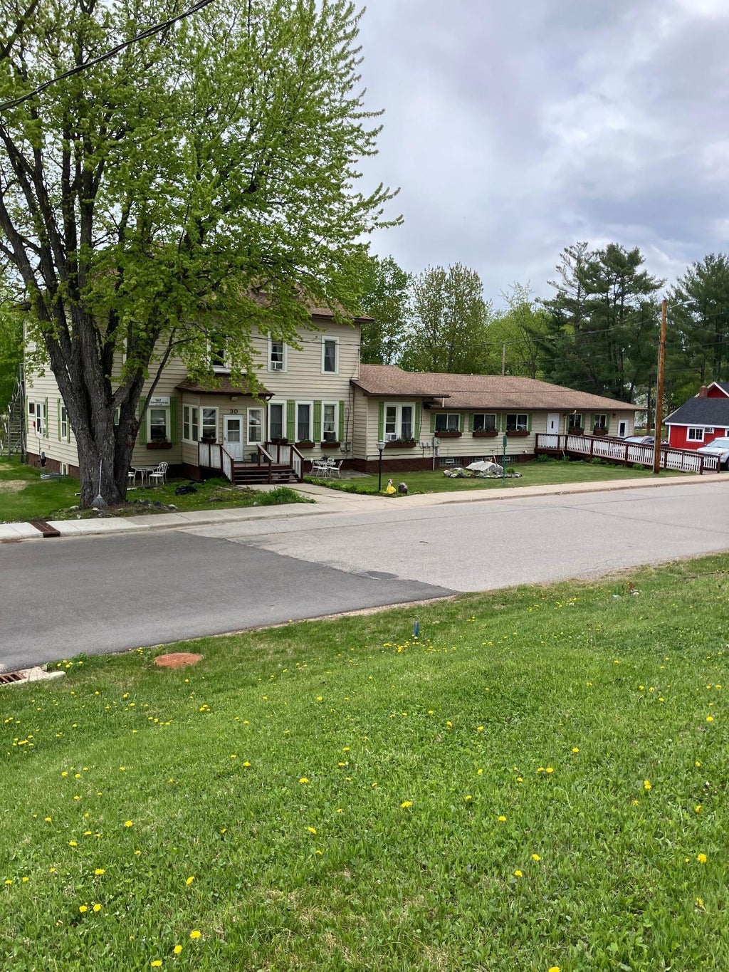 30 Center Street, Soudan