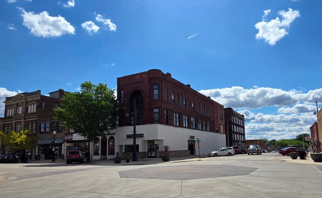 202 S Broadway Avenue, Albert Lea
