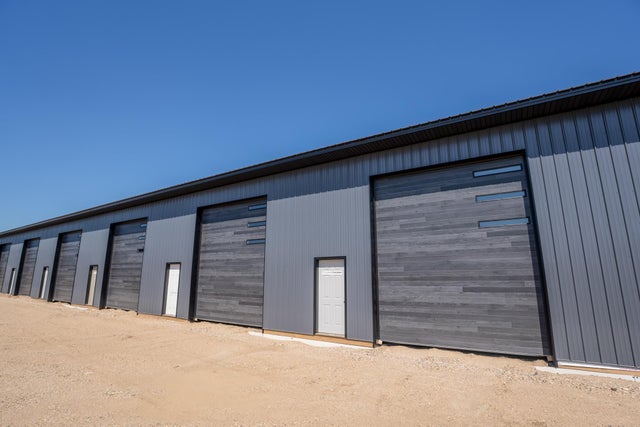610 4th Avenue Sw 18, New London