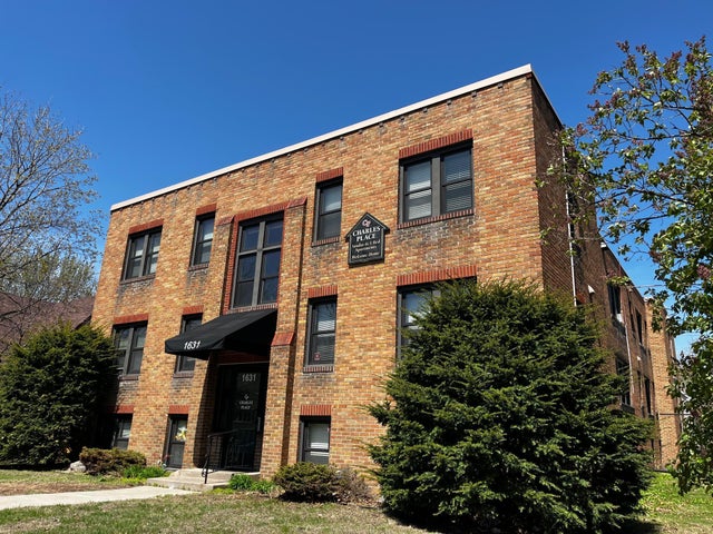 1631 Charles Avenue, St Paul
