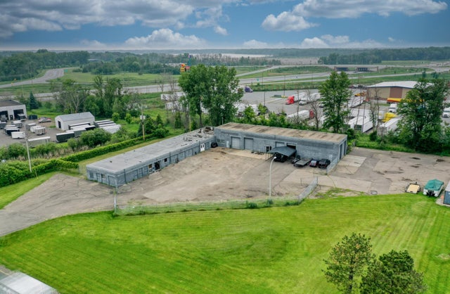 9651 152nd Avenue Ne, Columbus