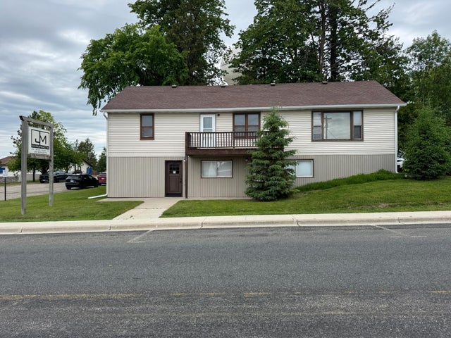 80 Summit Avenue W, Blackduck