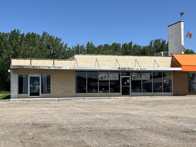 2320 Hwy 60, Windom