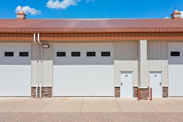 13405 Lake Drive 58, Columbus