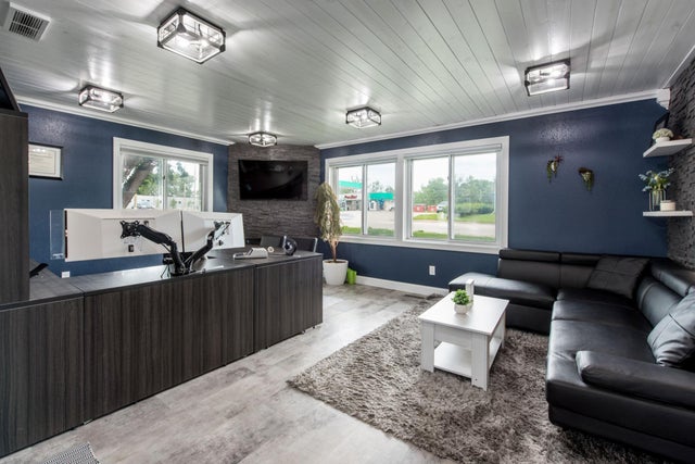 1124 3rd Avenue E, Alexandria