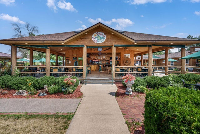 210 3rd Street, Pepin