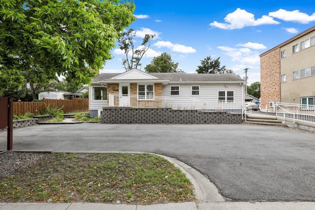 3821 W Broadway Avenue, Robbinsdale