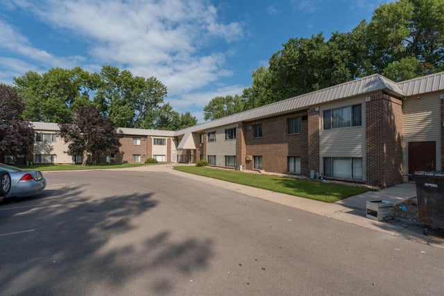 3200 Maple Avenue, Slayton