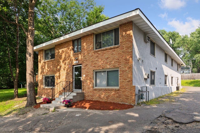 4733 University Avenue Ne, Columbia Heights