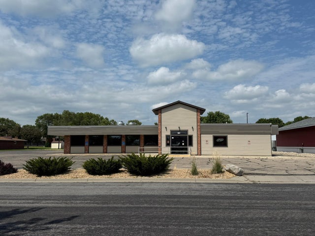 1501 E College Drive, Marshall