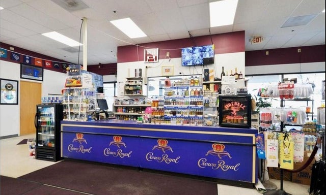 2950 White Bear Avenue N, Maplewood