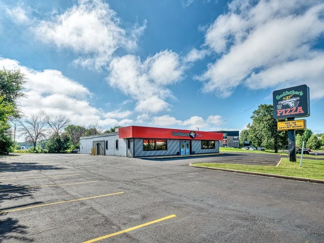7450 Unity Avenue N, Brooklyn Park