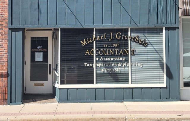 109 N 1st Street, Montevideo